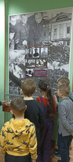 Посещение музея боевой славы Поста № 1.